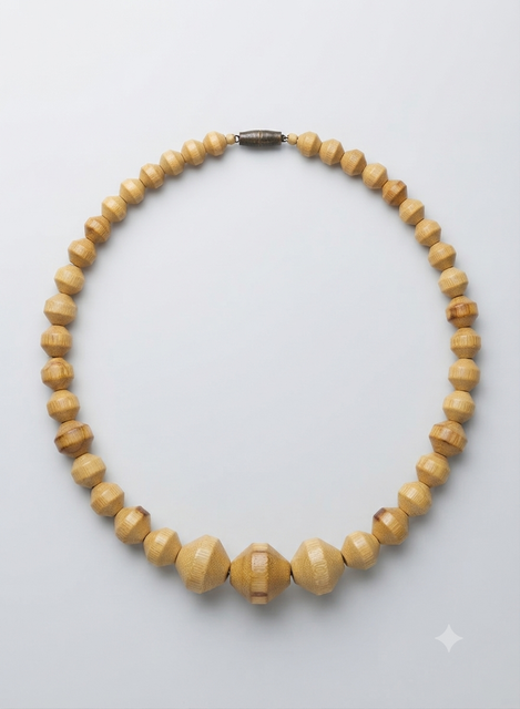 Collier de perles aux tons chaleureux