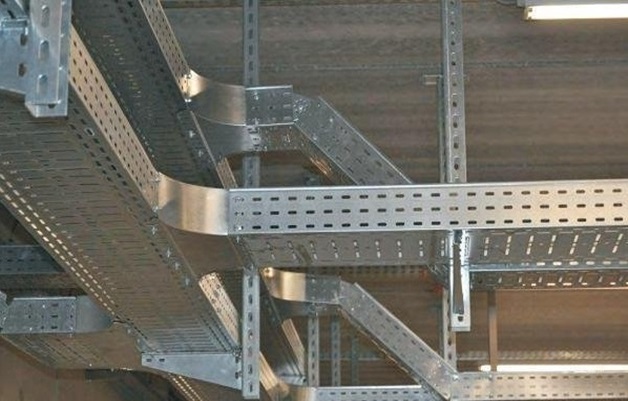 кабельный лоток (cable management 90 degree). кабельный лоток лестничного типа 300х50х3000. монтаж лотка перфорированного. кабельный лоток перфорированный 100 :20. Dkc 200x50 лоток перфорированный.