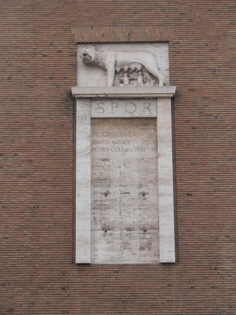 Plaque SPQR.jpg