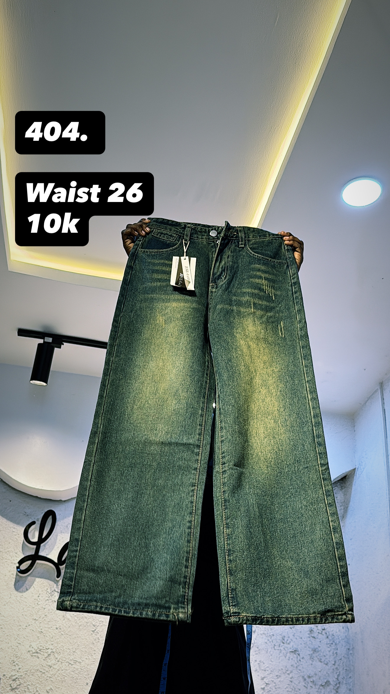 Waist 26
