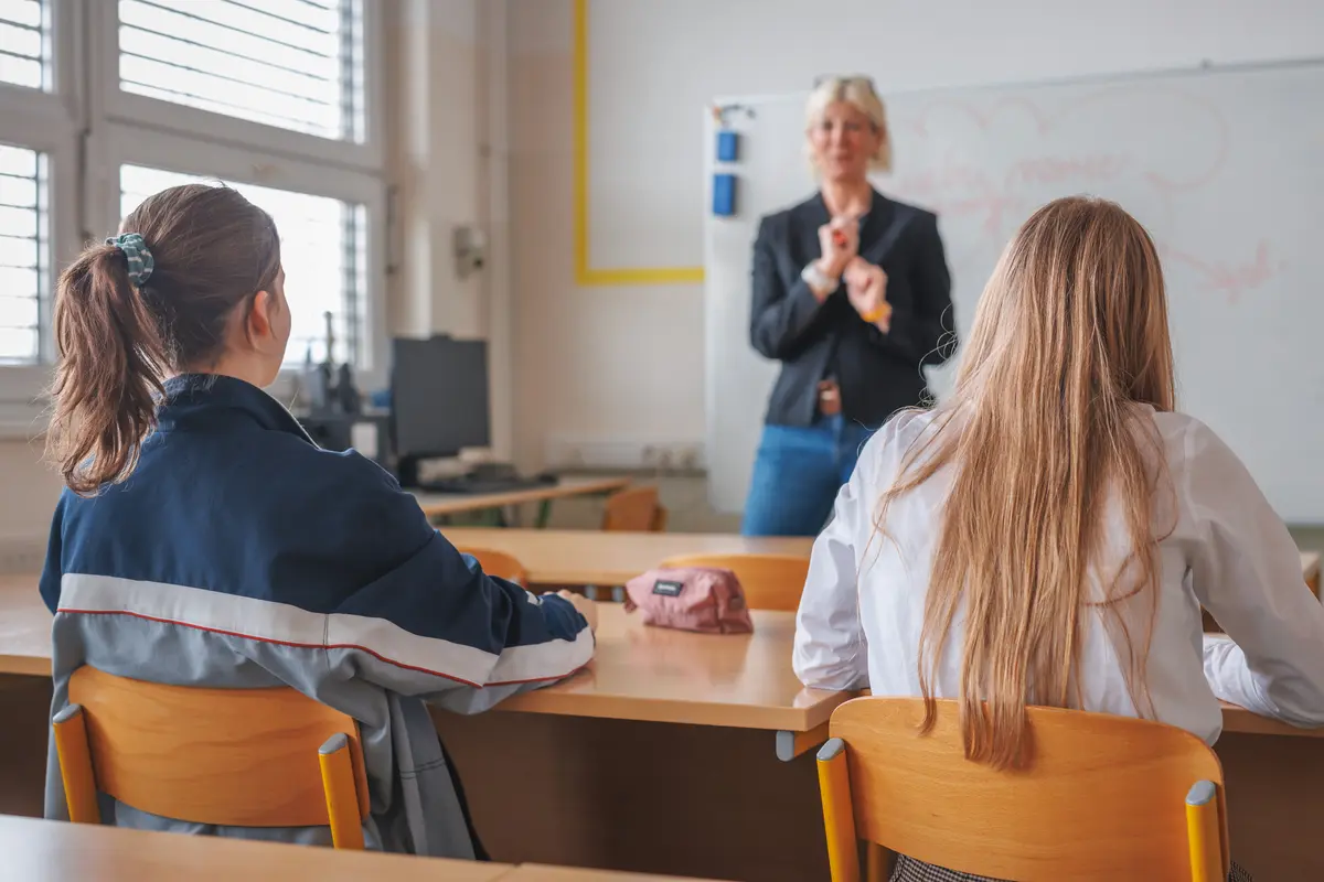 Bursele sociale ale elevilor, fără plăți în vacanțe?