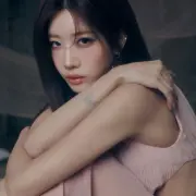 kim lip loona 1377426