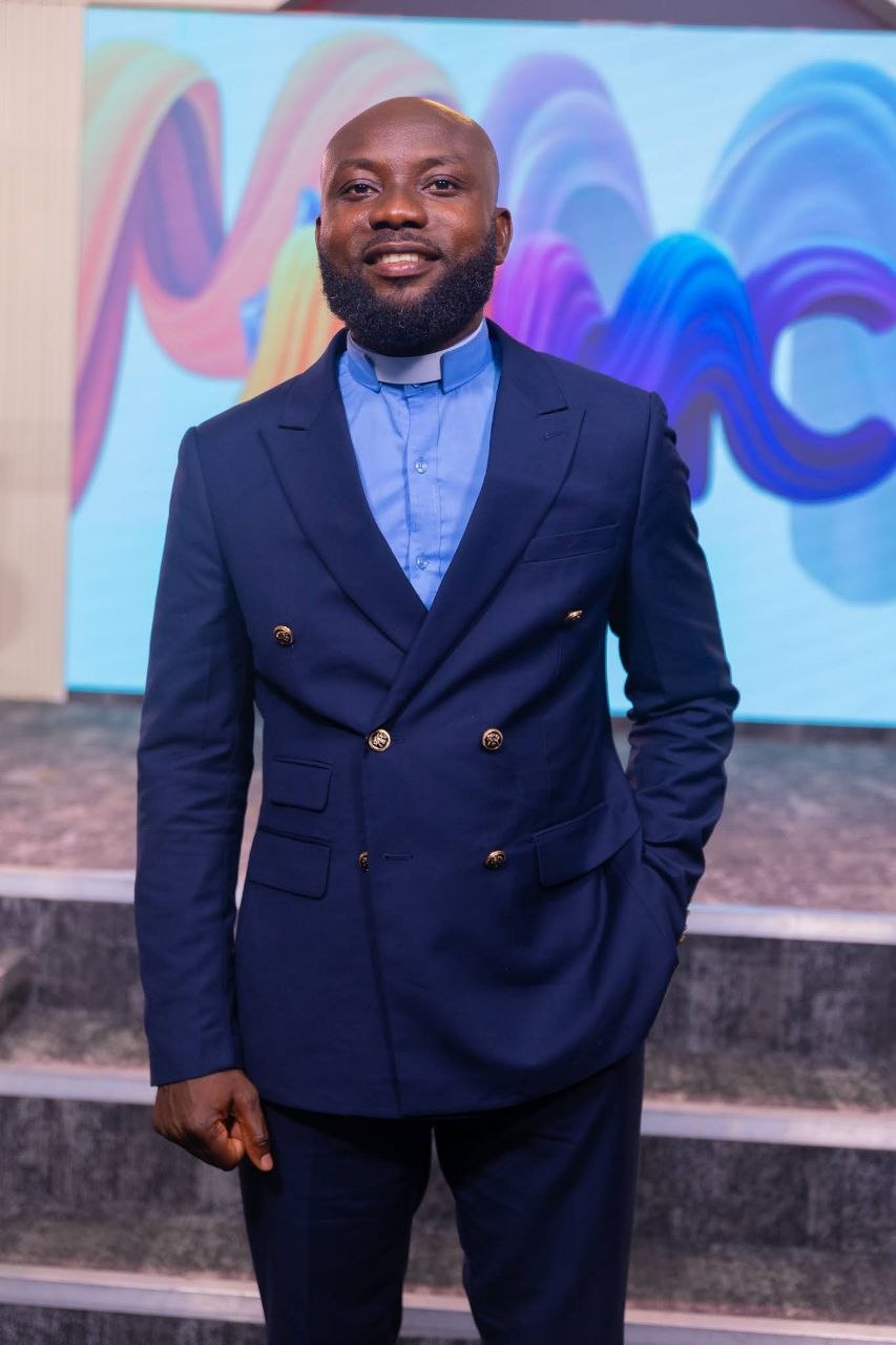 Pastor Daniel