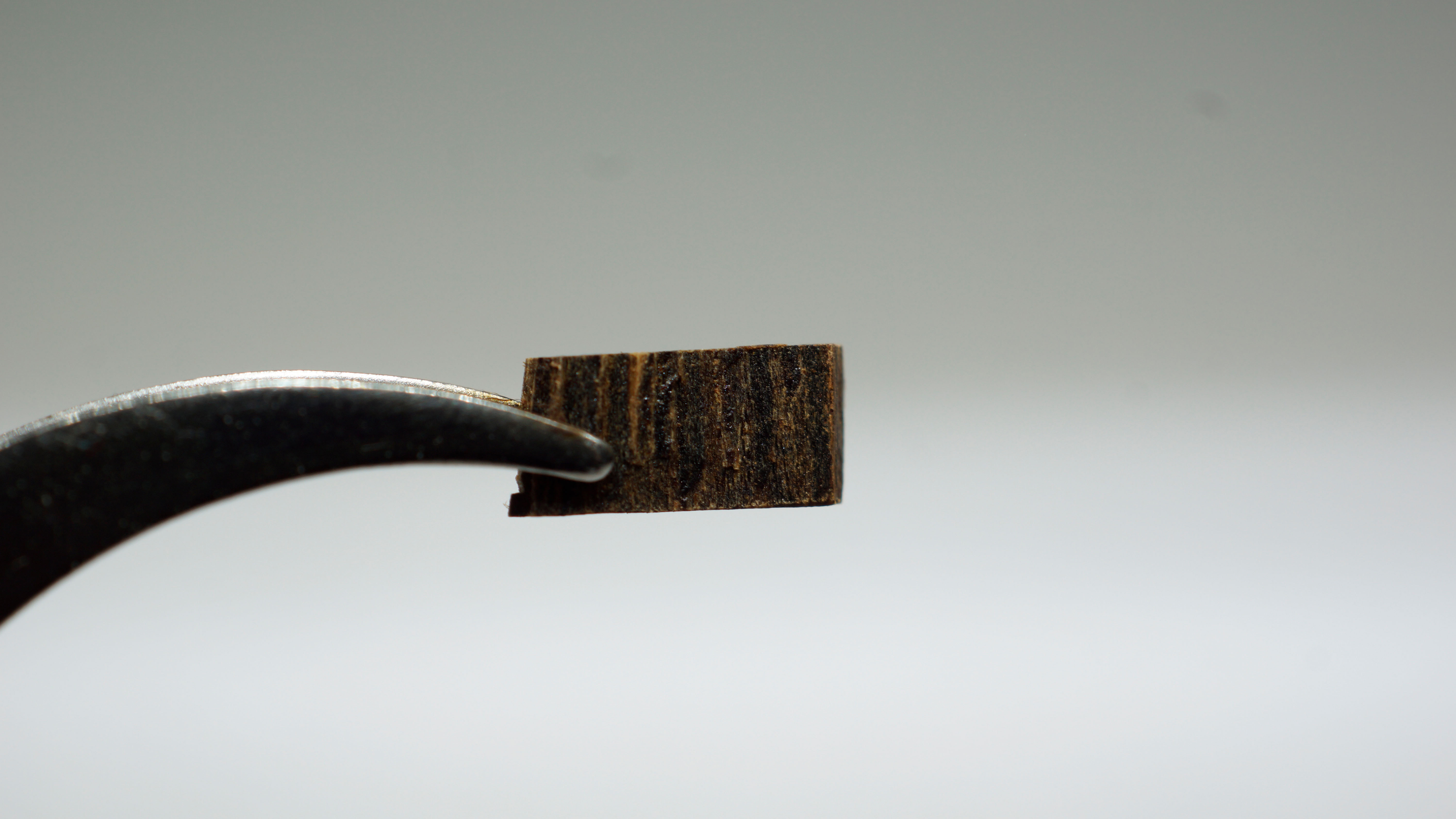 [Ouddict.com] Oud Wood