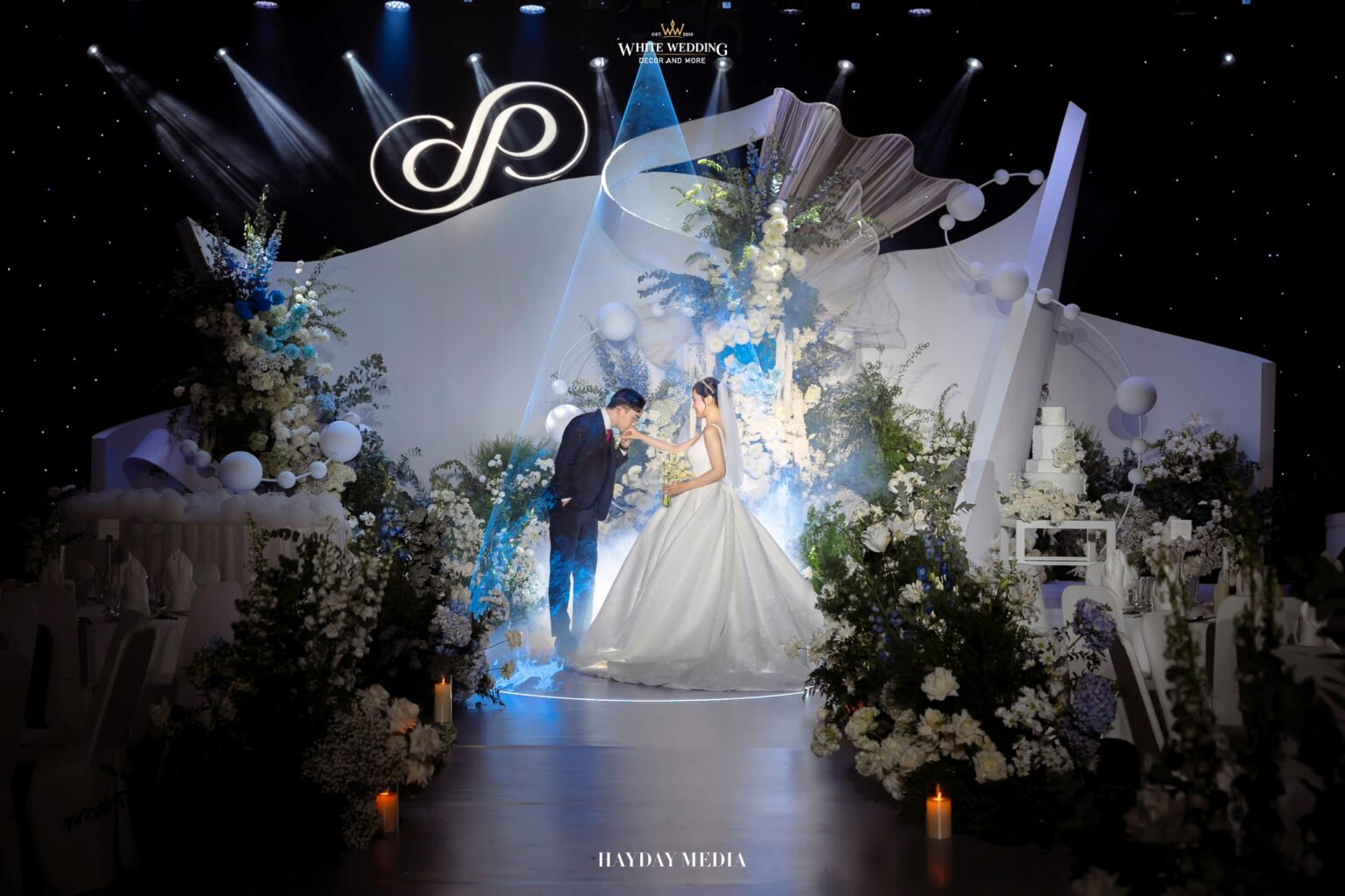 white wedding decor 1