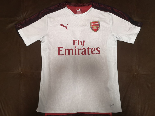 arsenal-train-Puma
