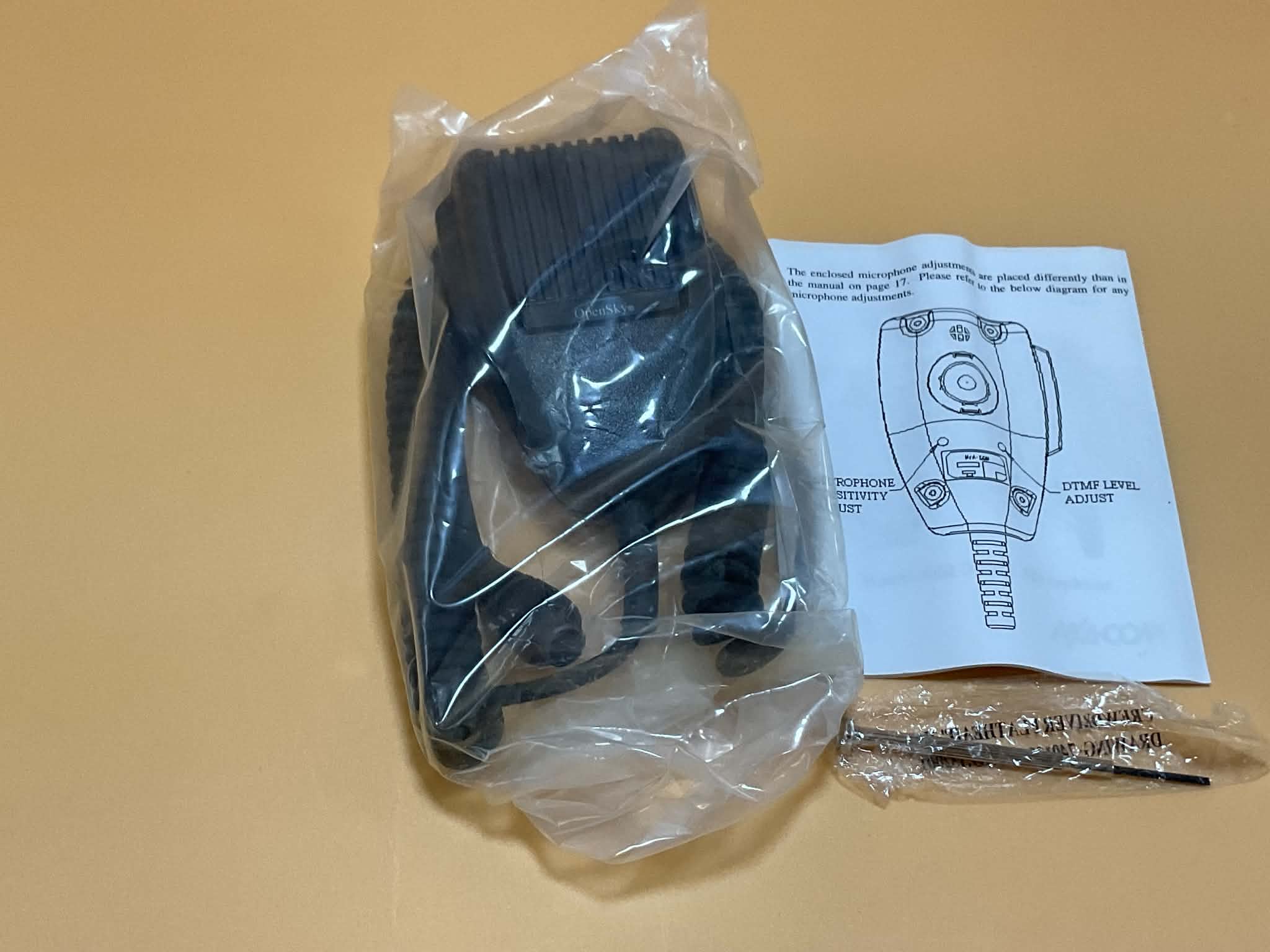 Lot of 5 Macom MC103334V1 DTMF Mobile Microphone Alden Straight New