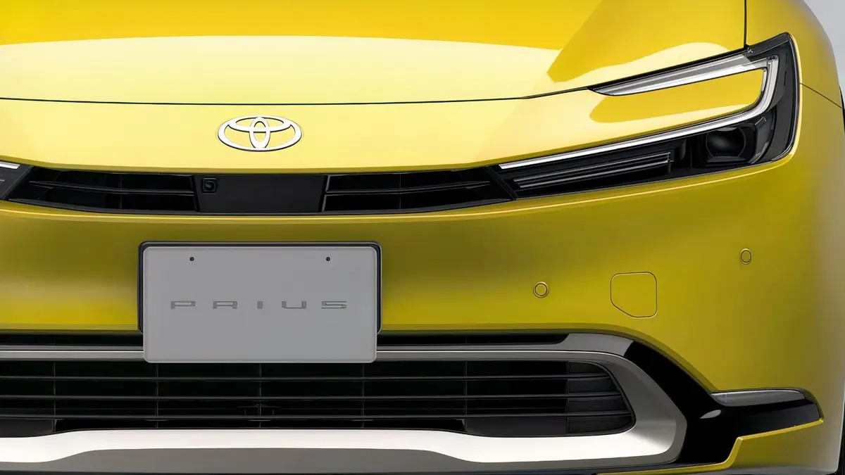 Toyota Prius vs Corolla Hybrid: 590 dolari, o diferență care contează?