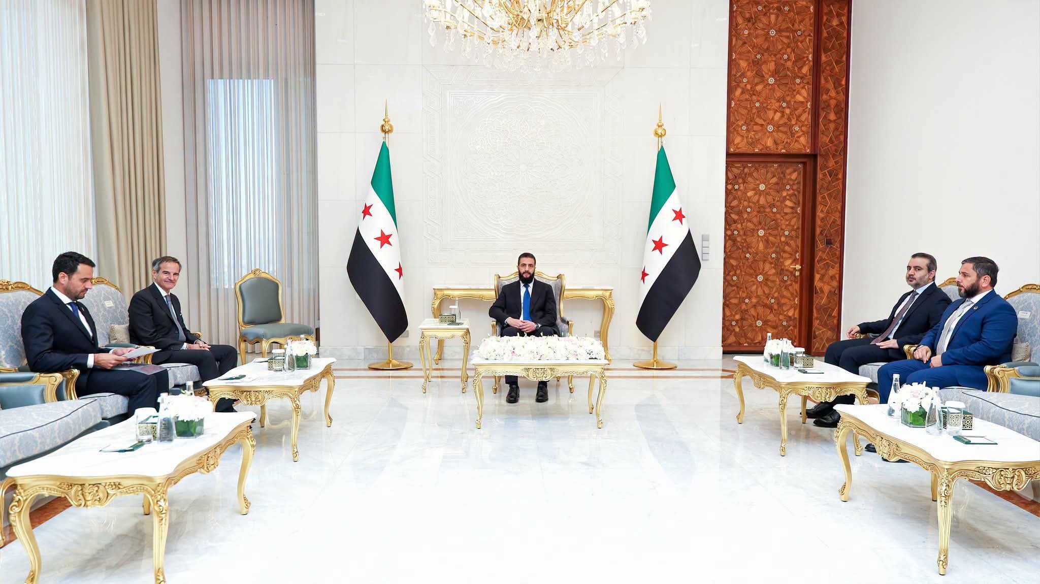 الرئيس الشرع يستقبل المدير العام للوكالة الدولية للطاقة الذرية
