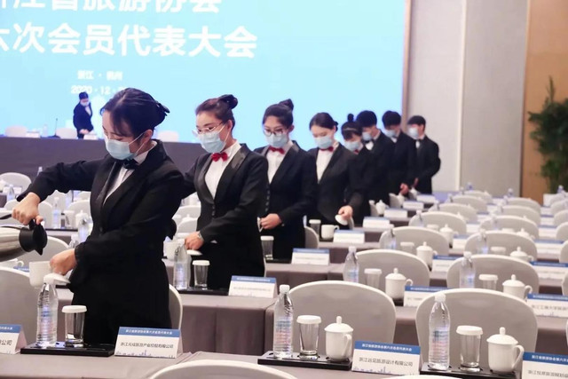 关于长沙开具会务费发票【15718422515林/经/理//←←←電/威同步】哪里有开发票！经营范围：建筑、租赁、建材、劳务、办公用品、咨询、材料、打印、印刷、家电、工程款、会议、会务、办公耗材、办公设备、医疗器械、体育用品、劳保用品、设备租赁、汽车租赁、场地租赁、办公室租赁、汽车配件、垃圾清运、地推吸粉、车厢、礼品、购物卡、运输、园林绿化、建筑工程、苗木款、电影发行款、广告制作、广告策划、广告设计、活动代理、技术服务、汽车用品、厨房用品、办公桌椅、酒店用品、五金工具、五金材料、金属材料、电子材料、运输、设备维修、电器维修、电梯安装、电梯维修、设备安装、展览、装饰材料、装修、网络维护、物业管理、水电、房屋租赁、房租、信息咨询、咨询、加油、汽油、柴油、广告、酒店住宿、餐饮、机械设备、服务、设备加工，技术加工、机械加工、茶叶、文具、A4纸、硒鼓、墨盒、劳保用品、鞋子、首饰、服装服饰、手撕定额、钢材、管道、不锈钢、铝合金、玻璃制品、塑胶、模具模板、电线电缆、机动车、木材、写真、泡沫字、及时贴刻字、喷绘布、高清V软膜、普通软膜商演出场、肖像代言、广告代言、网络技术、计算机软硬件的技术服务、技术咨询、技术开发、成果转让,企业管理咨询,市场营销策划,网页设计,图文设计,工业产品设计,室内装饰设计,文化创意策划,仓储服务等等统一国税网查询 , 合作共赢！
这些支持通常包括广告及印刷、礼仪、秘书服务、运输与仓储、娱乐保健、媒介、公共关系等。基于这些支持均为临时性质，如果会议主办方分别寻找这些行业支持的话，其成本费用可能比市场行价要高，如果让专业会议服务商代理，将获得价格相对比较低廉且服务专业的支持。对于这些单项服务支持，应尽可能细化各项要求，并单独签订服务协议。
会议费包含八项核心支出：
基础费用：住宿费（标准间/套房报价）、伙食费（按单餐计价）、会议室租金（分时段计价） [4]
服务支出：文件印刷费、医药费、制作指引水牌费用、会议横幅费用 [4]
附加费用：统一安排的交通接送费、体温检测服务费 [5]在线会议可列支设备租赁费及技术服务费，但不得与线下会议重复报销 [5] [7]。
报销需提供三份核心材料：
会议通知文件及签到表（包含实际参会人员信息）
经审批的预算表与服务协议（超3万元需签订书面合同）
发票及分项消费明细清单（须注明费用调剂情况） [5] [7]科研类会议需单独制定管理办法，未制定的单位参照机关标准执行，差旅费按财政部门规定另行报销 [3-4]。