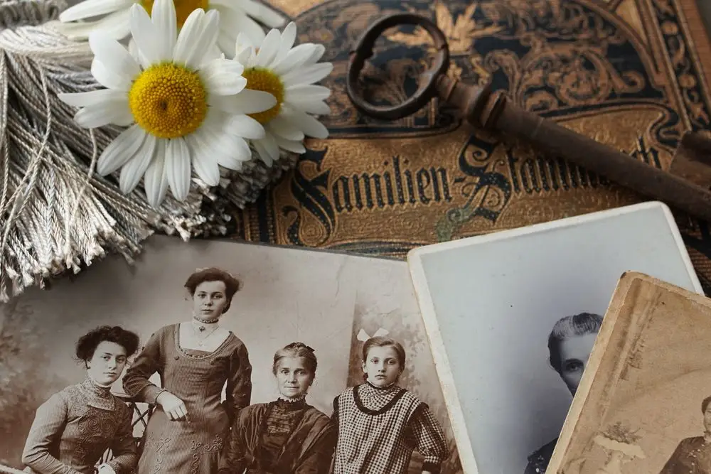 10 Common Reasons Your Ancestor's Surname Changed Spelling