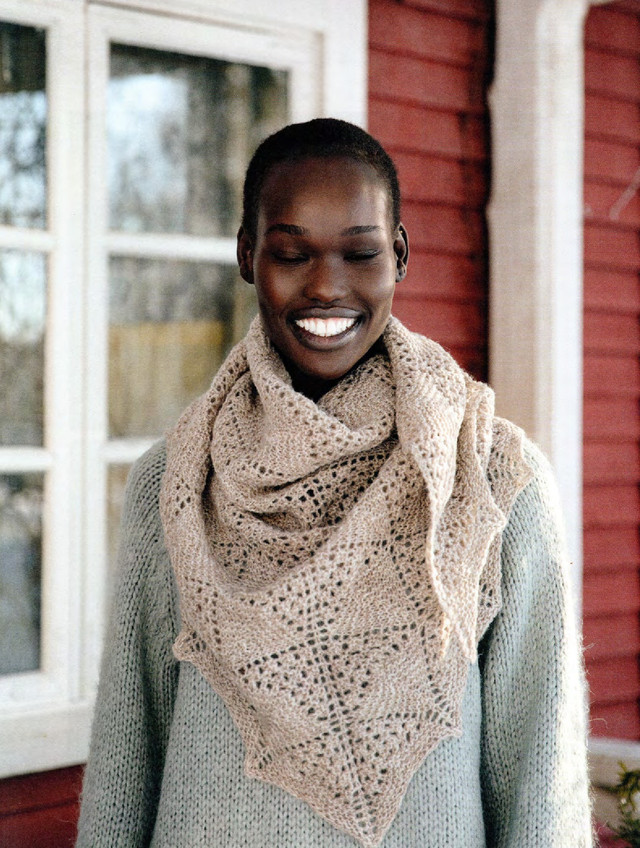 Laine-52-Weeks-of-Shawls-2022-250