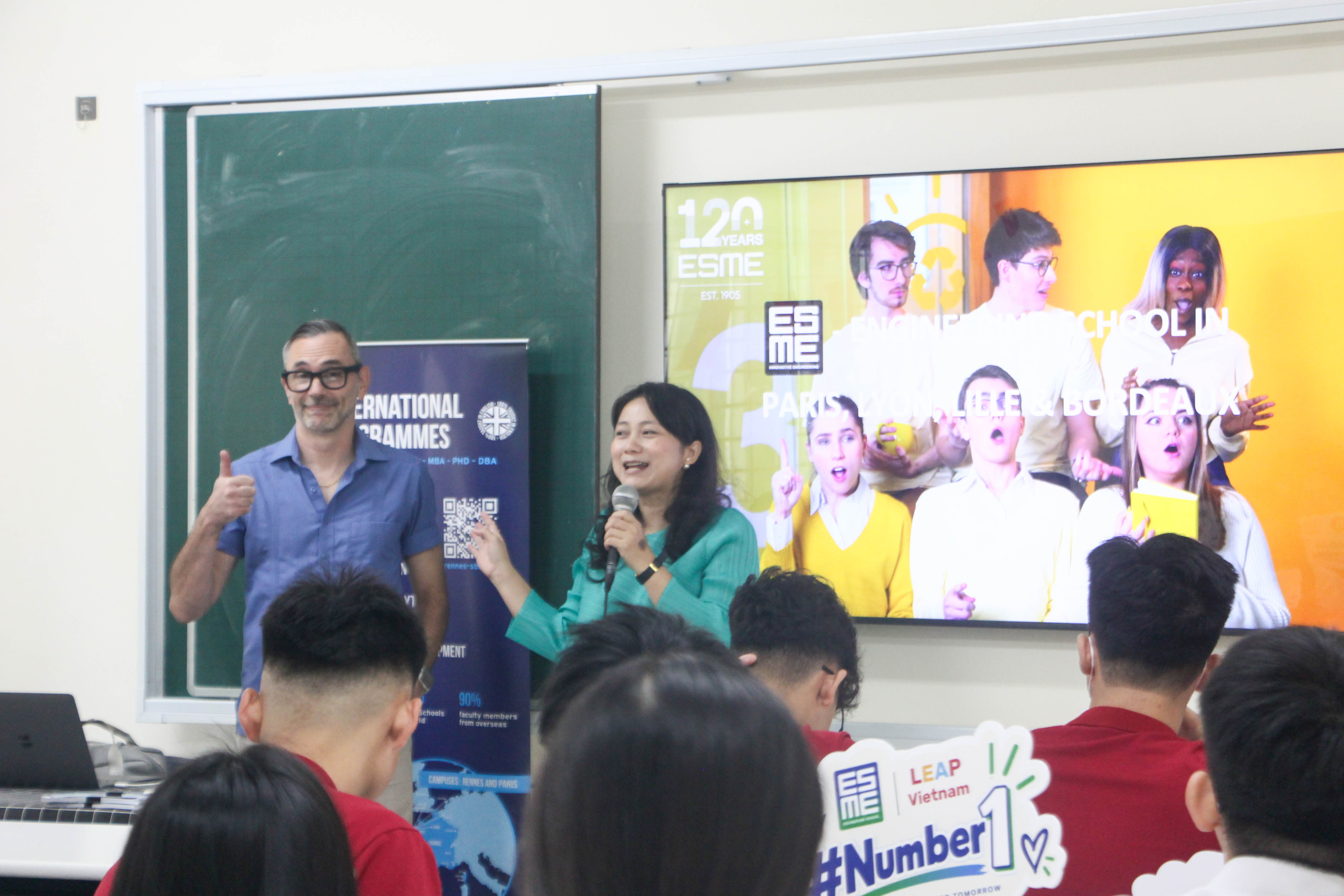 Giao lưu đại học Pháp HES 3