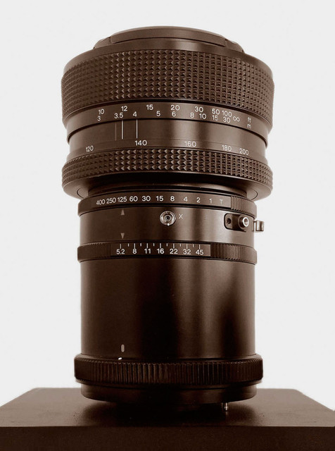Lens304W.jpg