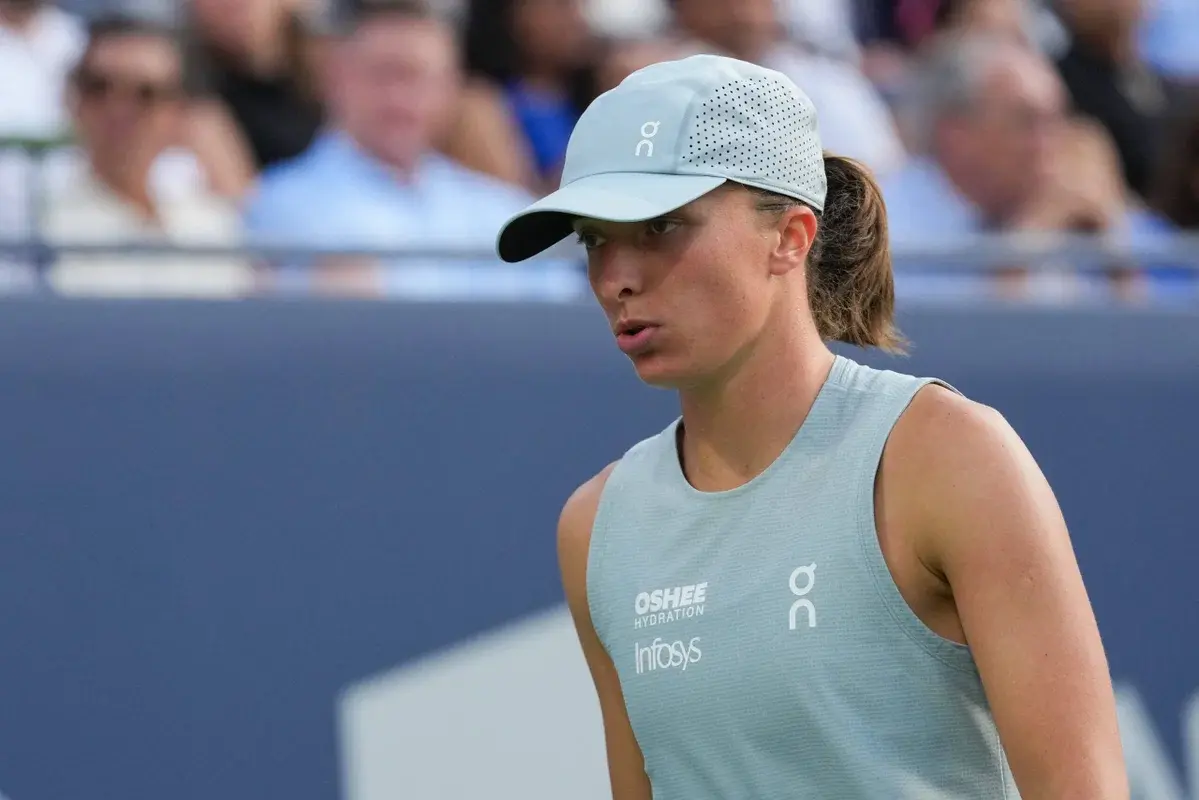 Iga Swiatek's Winning Streak Ends in Cincinnati Semifinal Loss to Jessica Pegula
