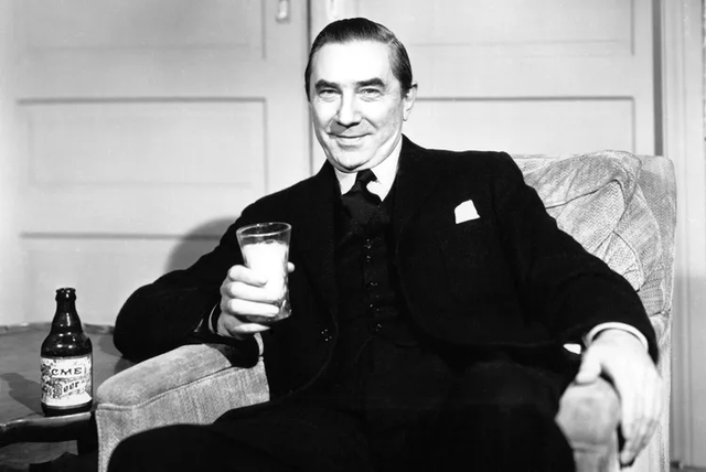 bela cheers.png
