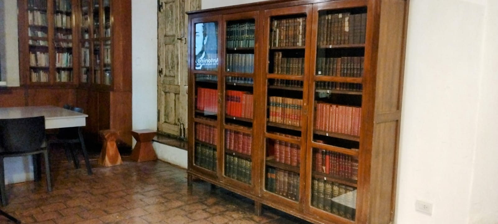 BIBLIOTECA.jpeg BIBLIOTECA.jpeg