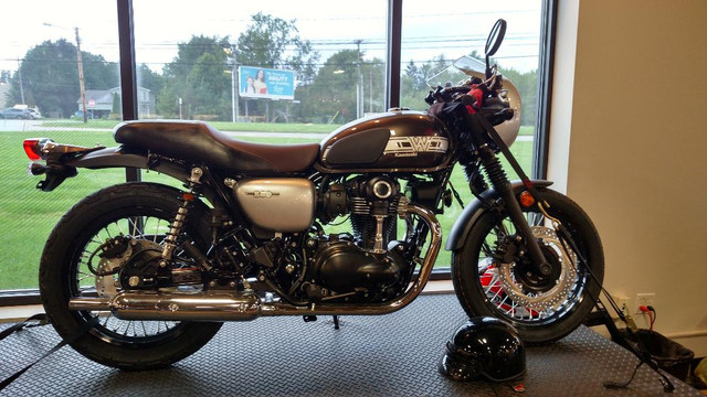 W800-Cafe