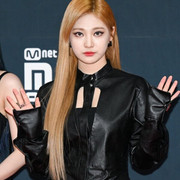 에스파 닝닝, 고향 인접 홍콩 아파트 대형 화재에 애도 "희생자 위해 묵념, 소방관께 경의"