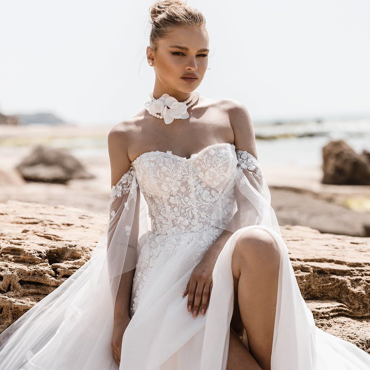 yaniv-persy-2024-destinations-bridal-collection-featured-on-wedding-inspirasi-yaniv-persy-2024-desti
