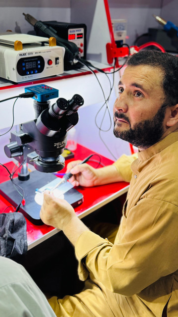 Mobile Repairing Course i Smart Training Institute (17).jpg