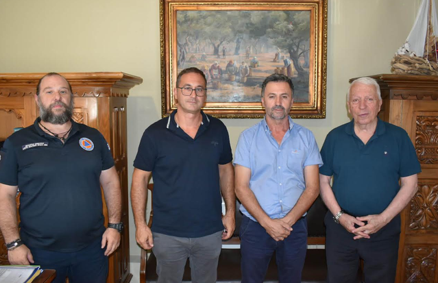 ΣΥΝΑΝΤΗΣΗ ΜΟΥΤΖΟΥΡΗ ΜΕ ΤΗΝ ΑΛΒΑΝΙΚΗ ΚΟΙΝΟΤΗΤΑ ΓΙΑ ΤΗ ΔΗΜΙΟΥΡΓΙΑ ΕΘΕΛΟΝΤΙΚΗΣ ΟΜΑΔΑΣ