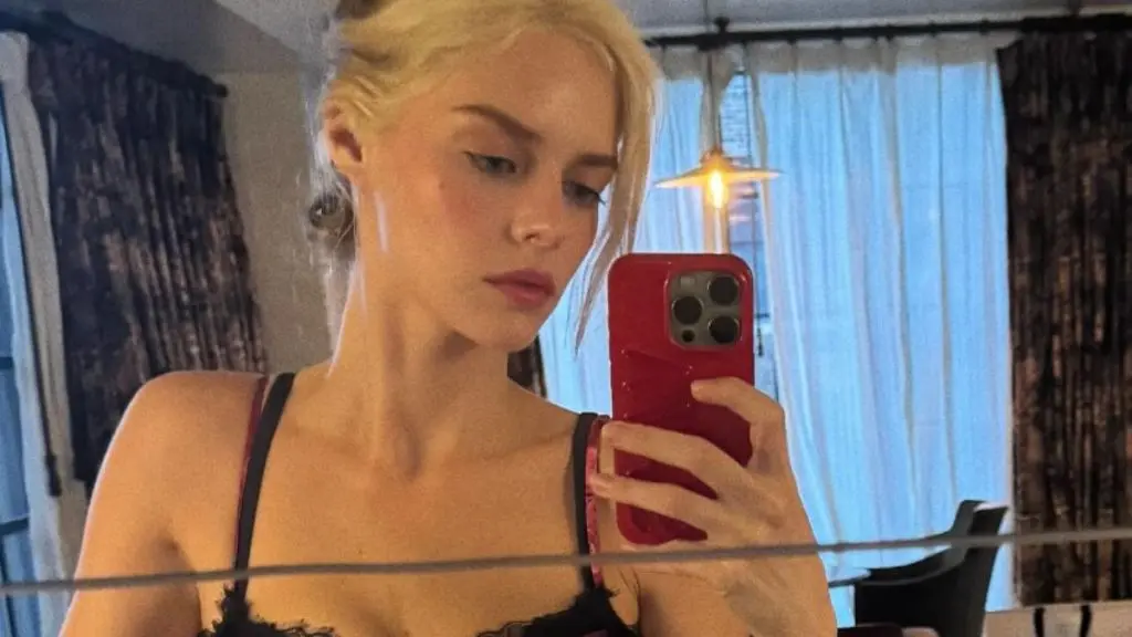 Samara Weaving Turns Heads With Daring Red and Black Ensemble