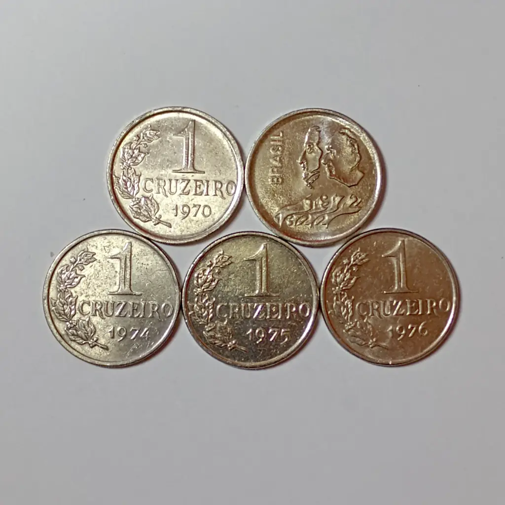 Lote com 5 Moedas 1 Cruzeiro dos anos 1970 1972 1974 1975 1976 Estado MBC+ | KM 581 KM 682 KM 581a