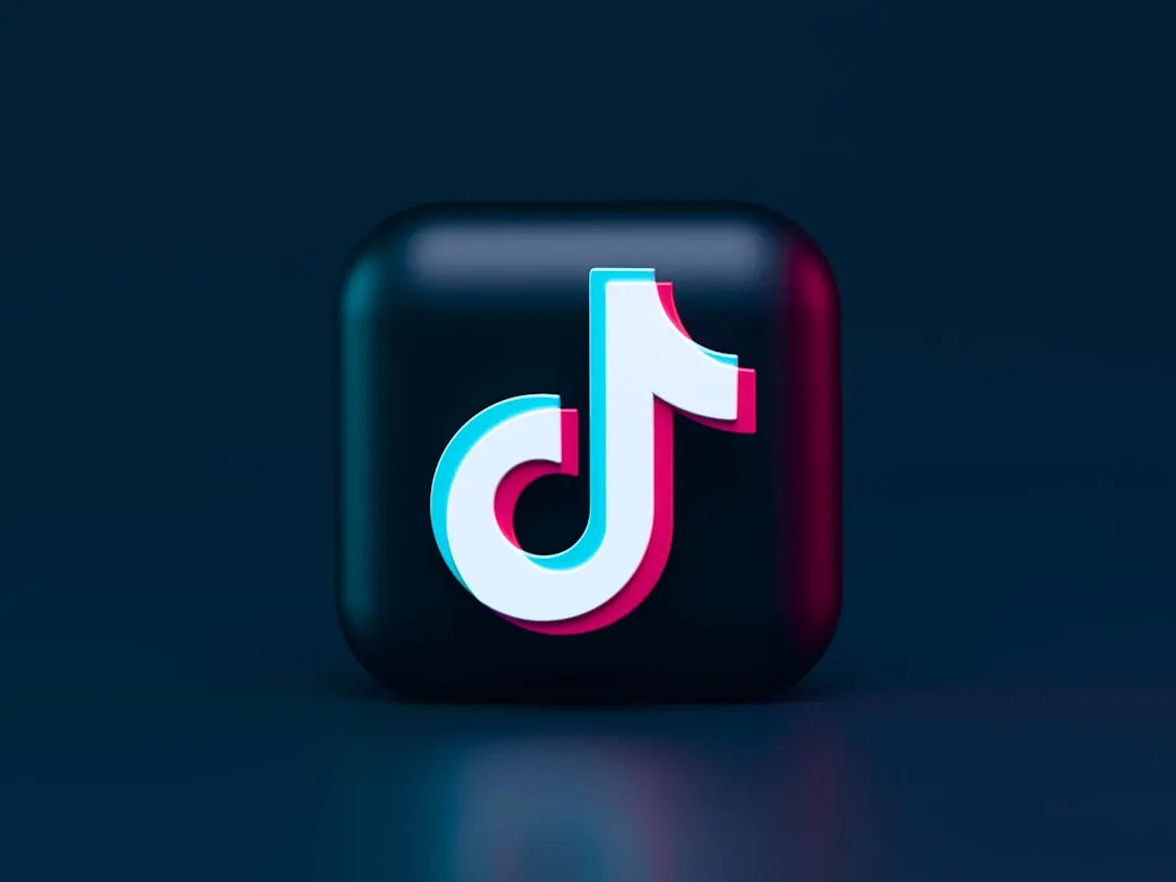 The TikTok "Early Bird Dinner" Sleep Trend Explained