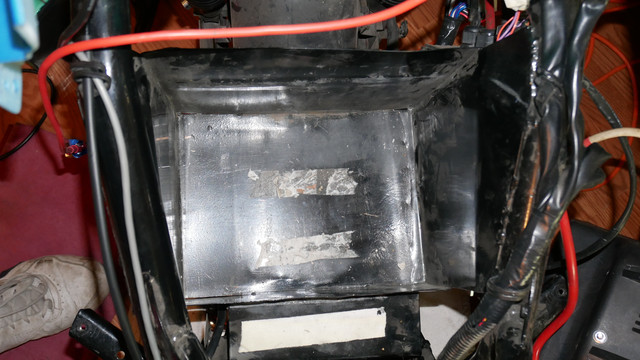 Middle-battery-box