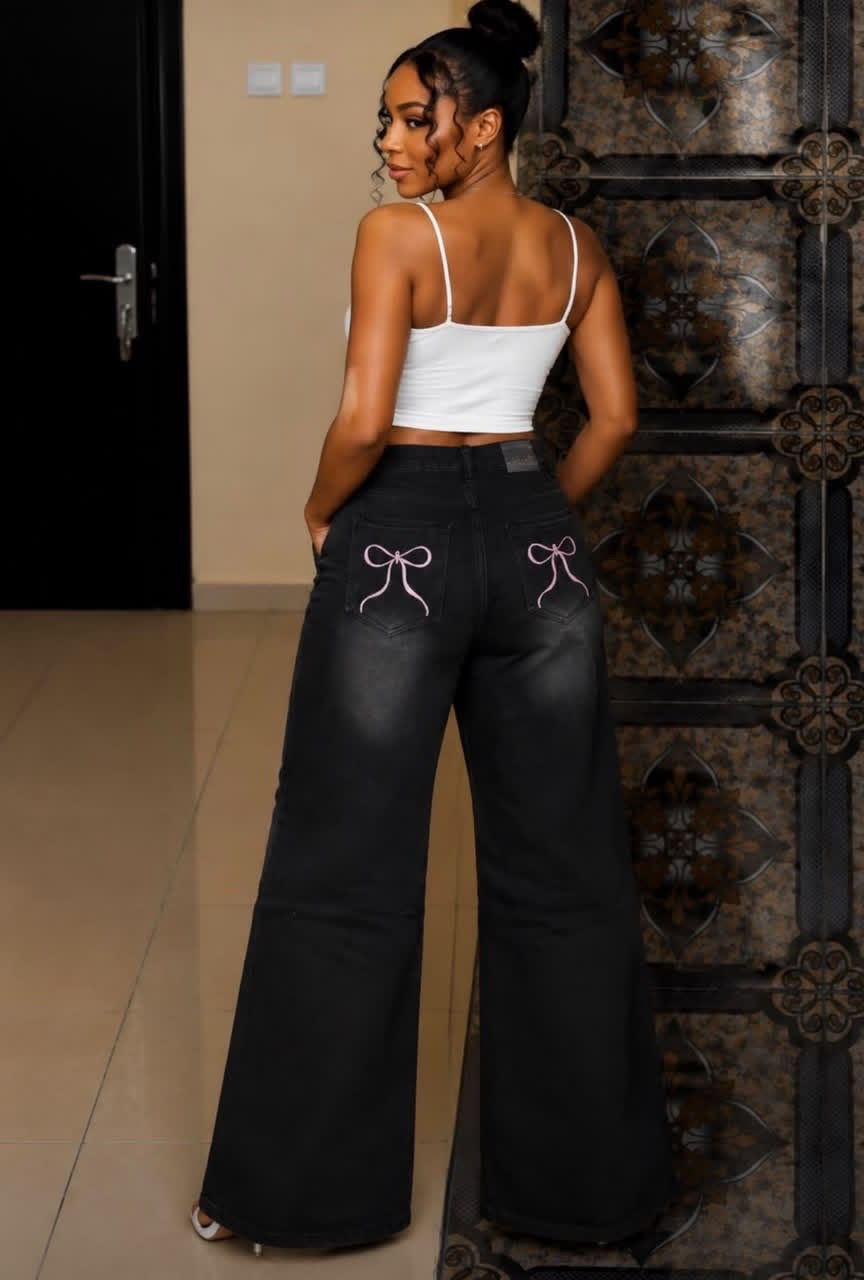 Black bow bundle
