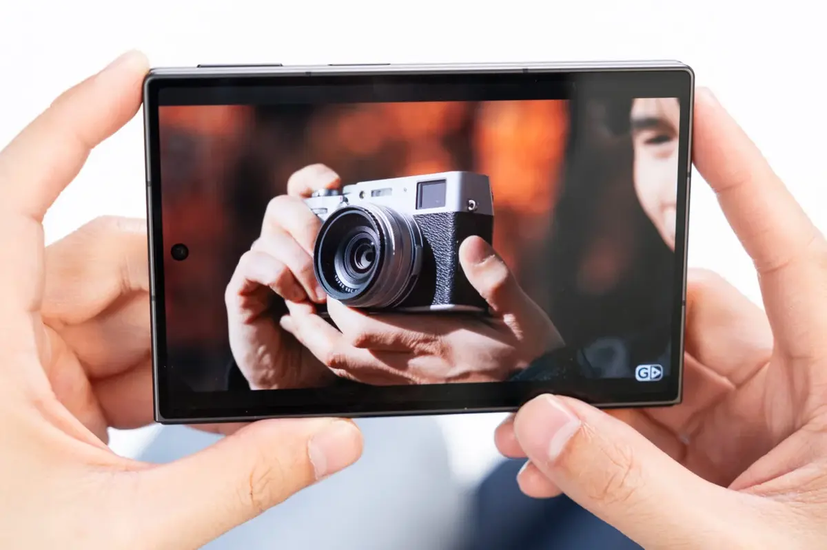 Samsung's Latest Foldable a Harbinger for Apple's Design?