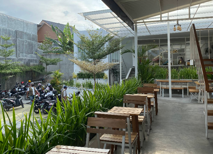 Kalih Signature Coffee and Eatery Tegal