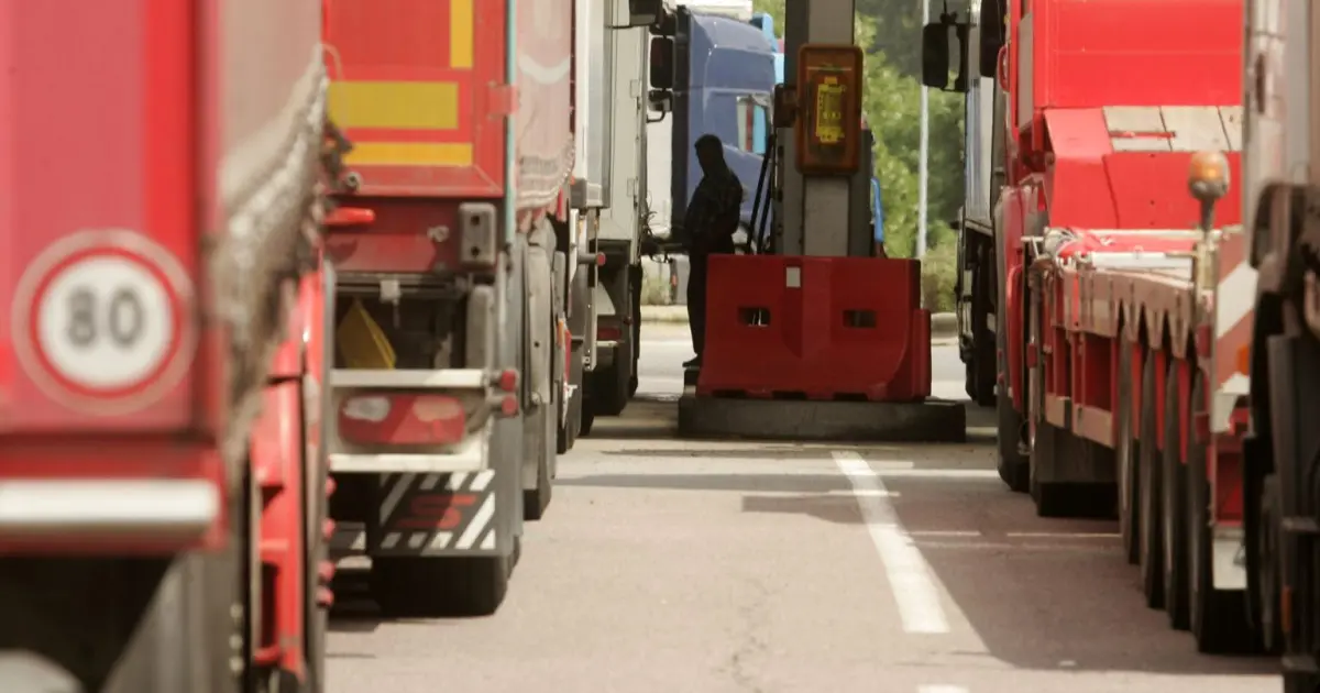 Transportatorii solicită amânarea noului sistem de taxare rutieră