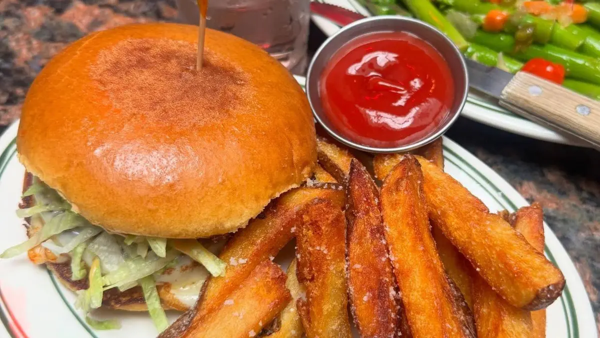 NYC Burger Joint Wins Fans Without Serving Beef