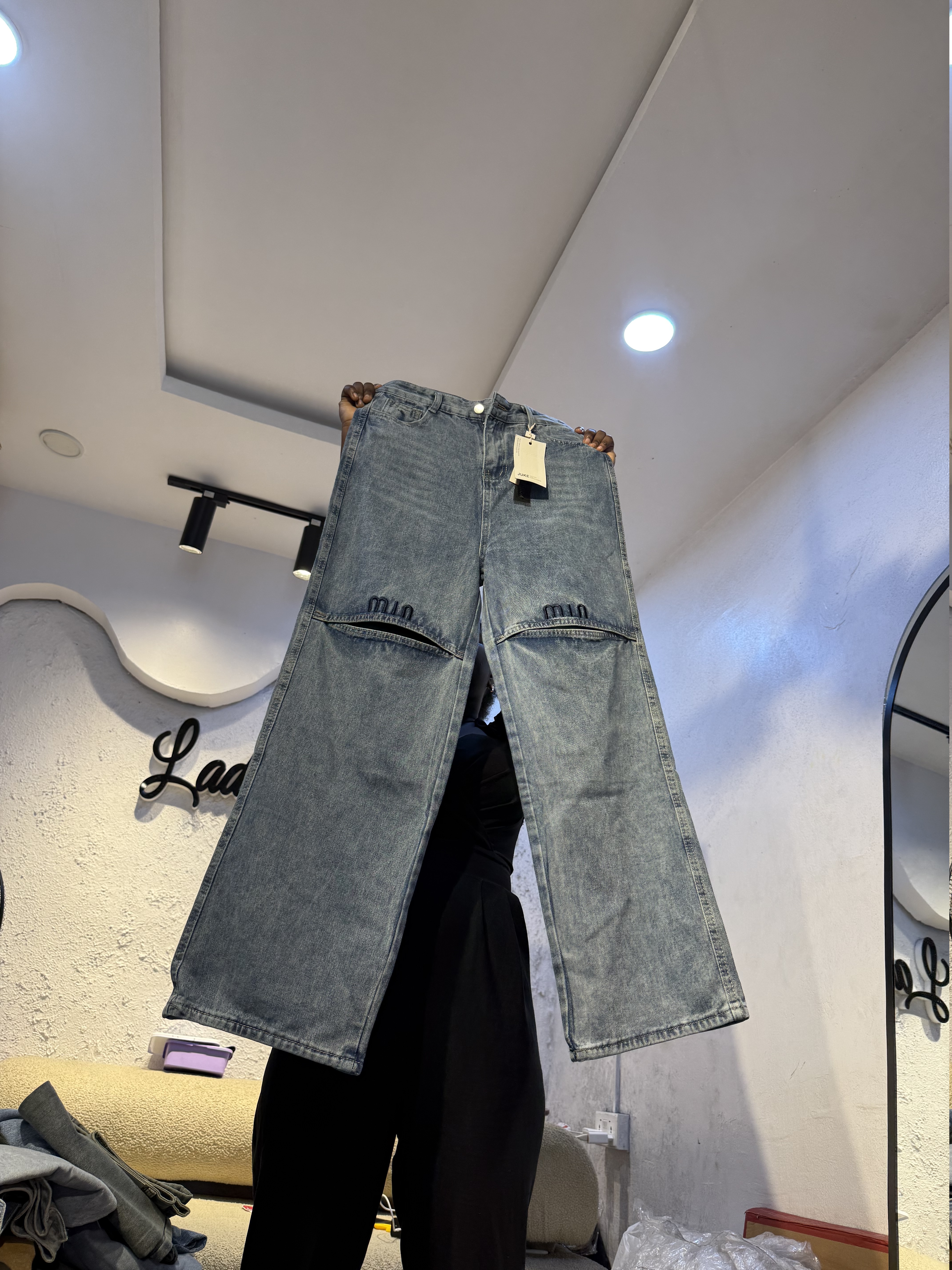 Waist 28