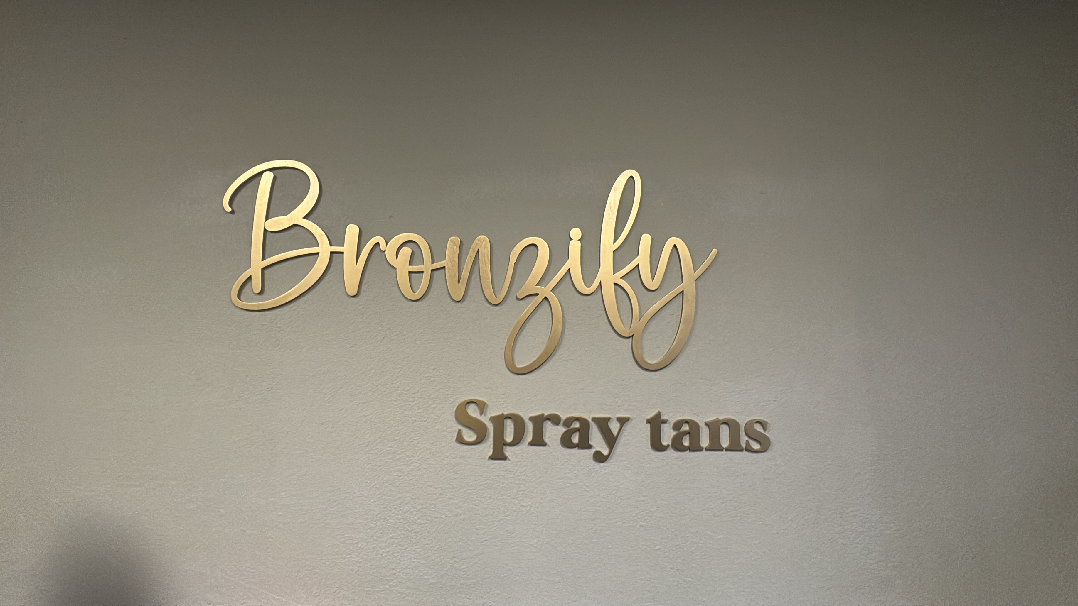 Bronzify Studio Logo