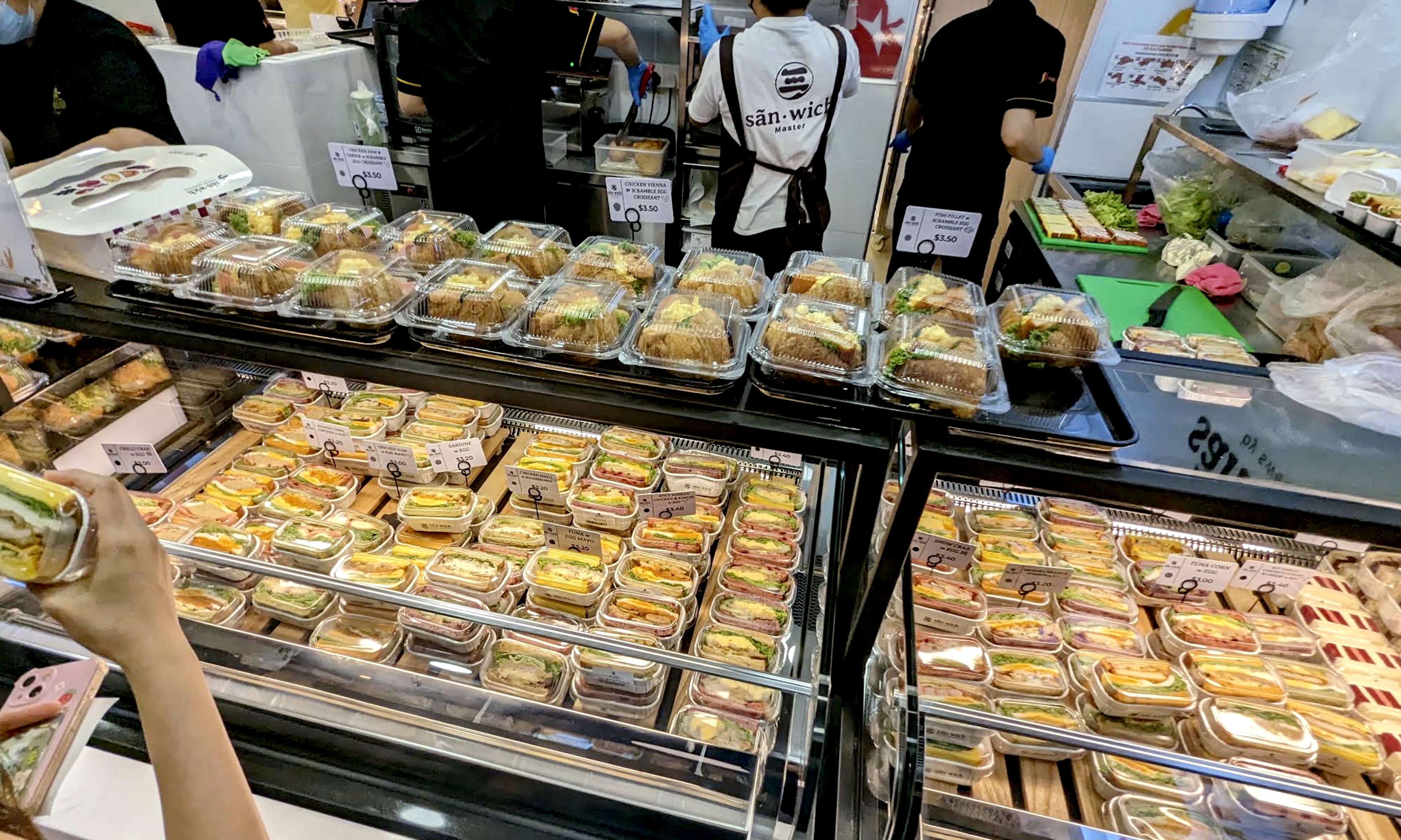 Pandan chiffon cake and pastries at Swee Heng 1989 Signature
