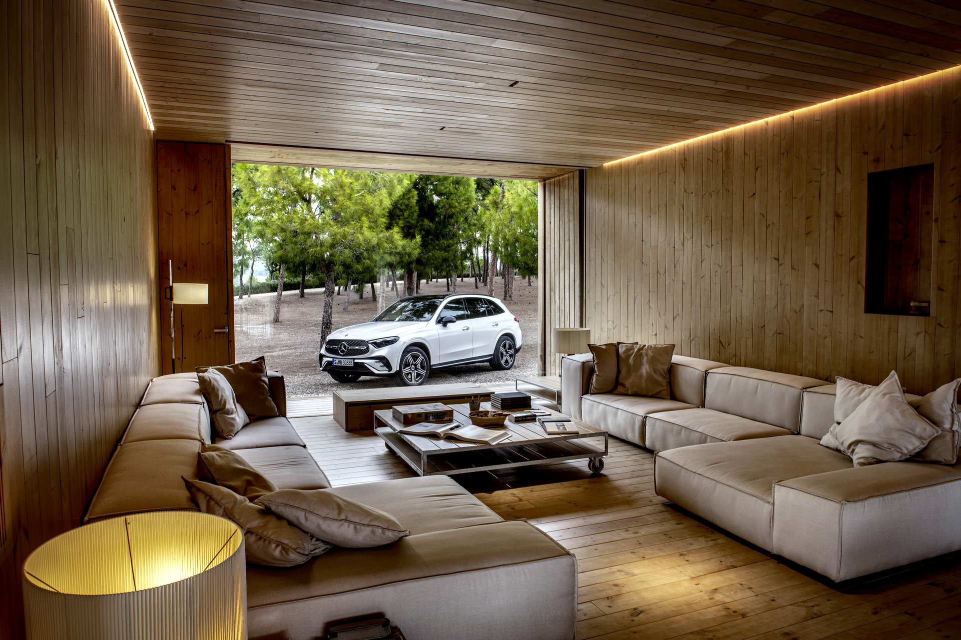 2023-Mercedes-Benz-GLC-49