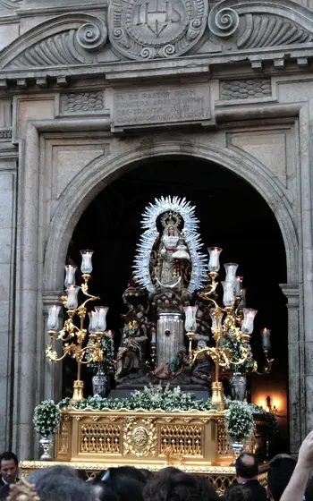 procesion virgen del pilar.webp