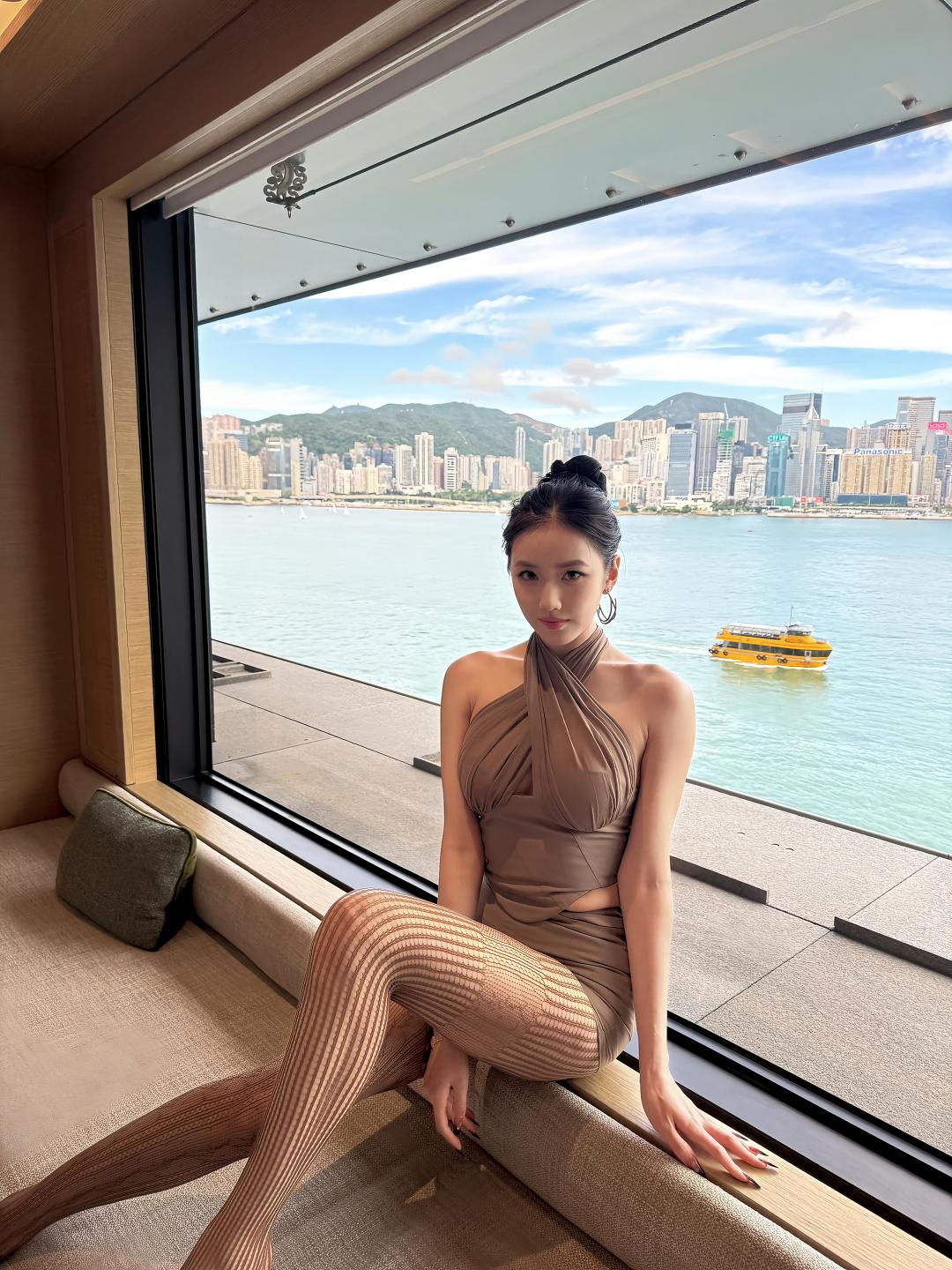 SeniorGirlOOTD VictoriaHarborHongKong