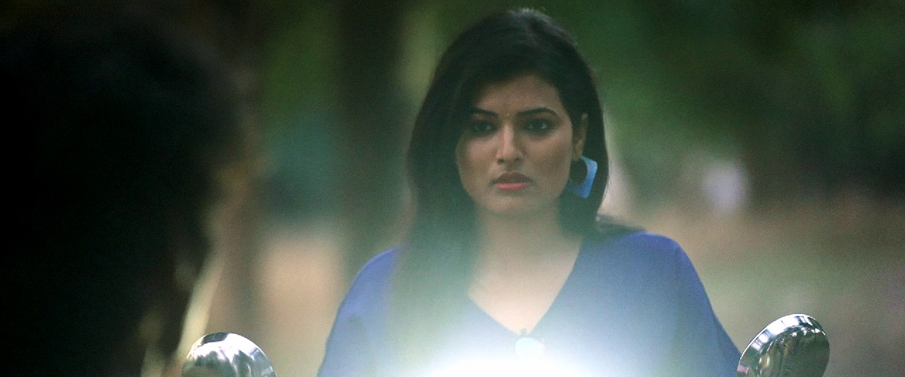 Gadhi (2025) AMZN.WEB-DL Telugu 1080p AVC DDP 5.1 ESub CineVood.mkv.0000.jpg