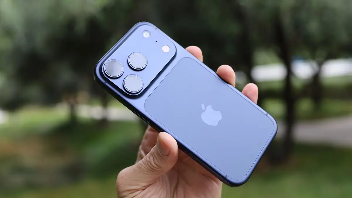 iPhone Ultra Pushed to 2027 Over Hinge Flaw