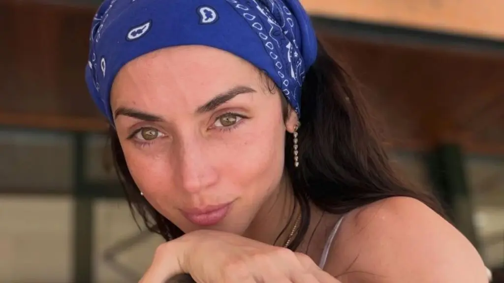 Ana de Armas Sizzles in Red Bra Top and Micro Shorts
