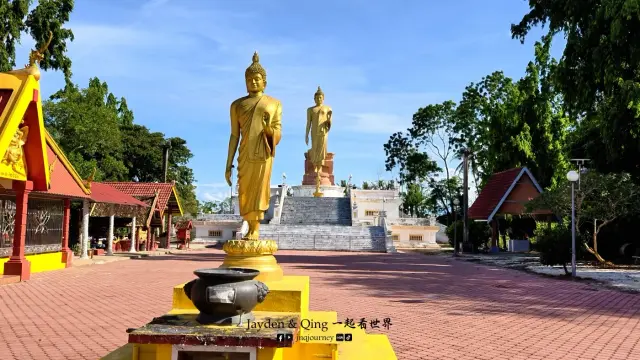 Wat Phikulthong2.webp
