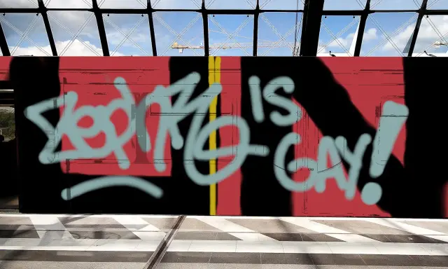 Graffiti artwork by Tkiz