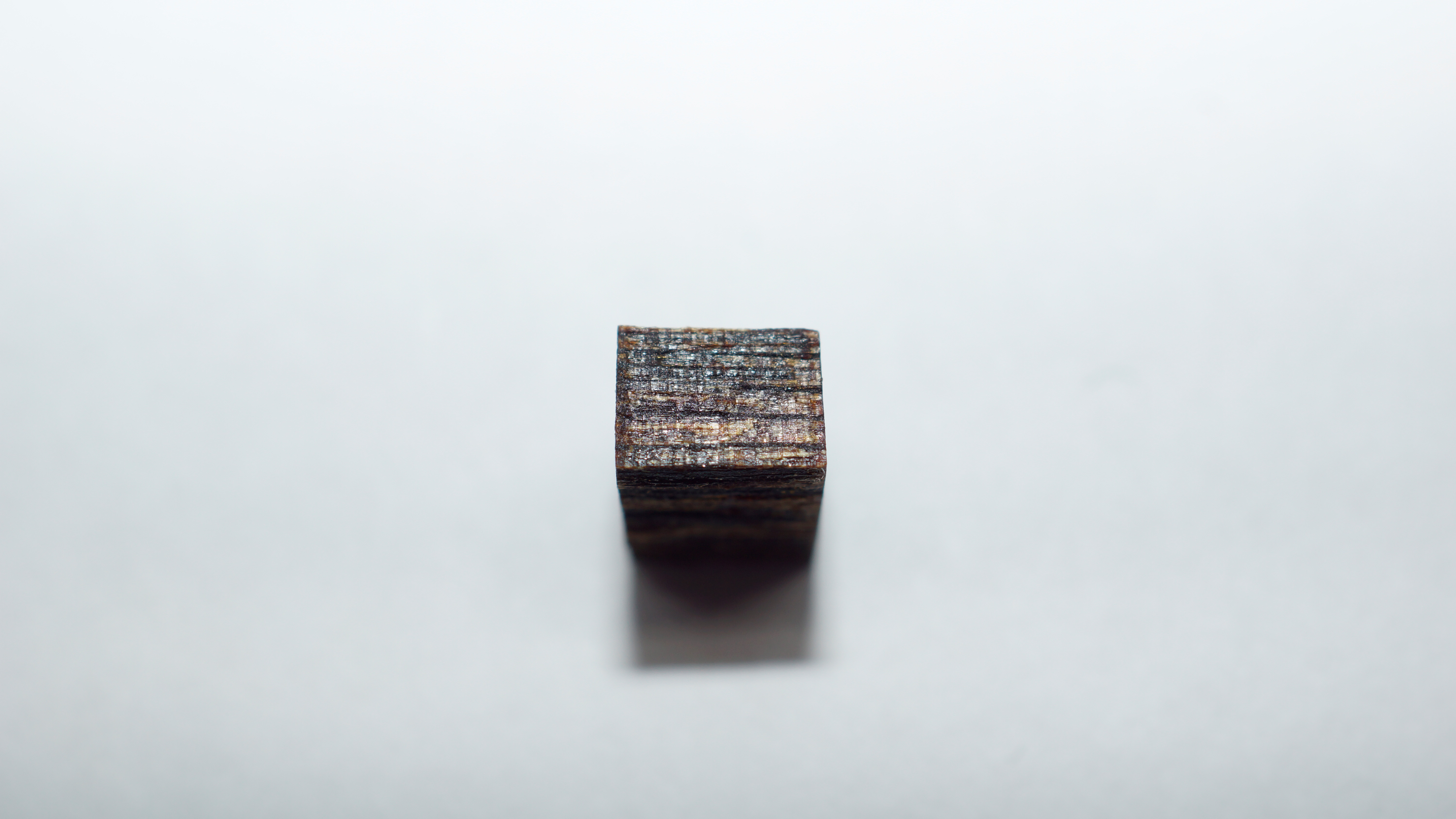 [Ouddict.com] Oud Wood