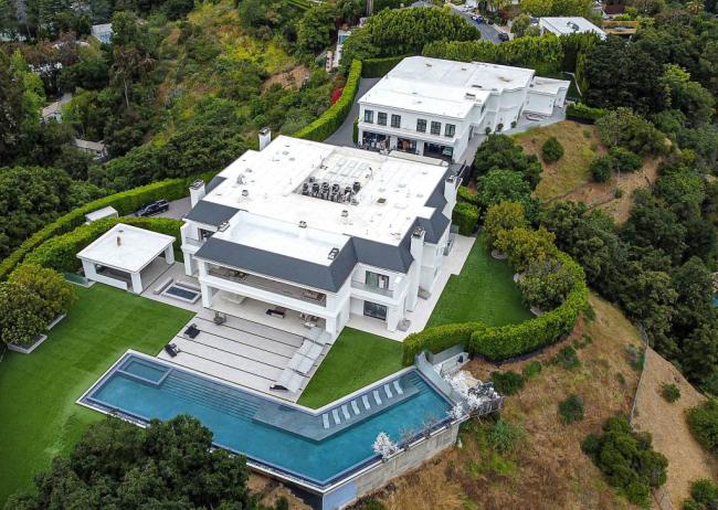 El ganador del Oscar se mudó de la casa de 68 millones de dólares este verano.@CelebCandidly / MEGA