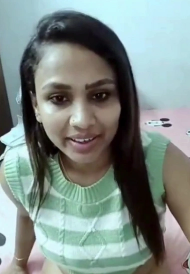 Insta Milf And Youtuber Veena Thaara Showing Nude Boobs Pussy And Ass