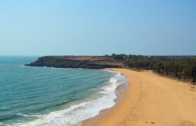 Devgad beach Maharashtra.jpg
